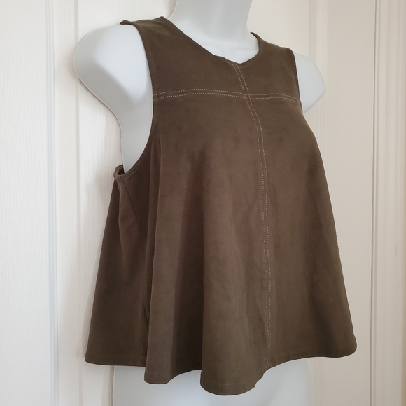 🔥3/$30 Chloe & Katie Tank - Picture 6 of 8